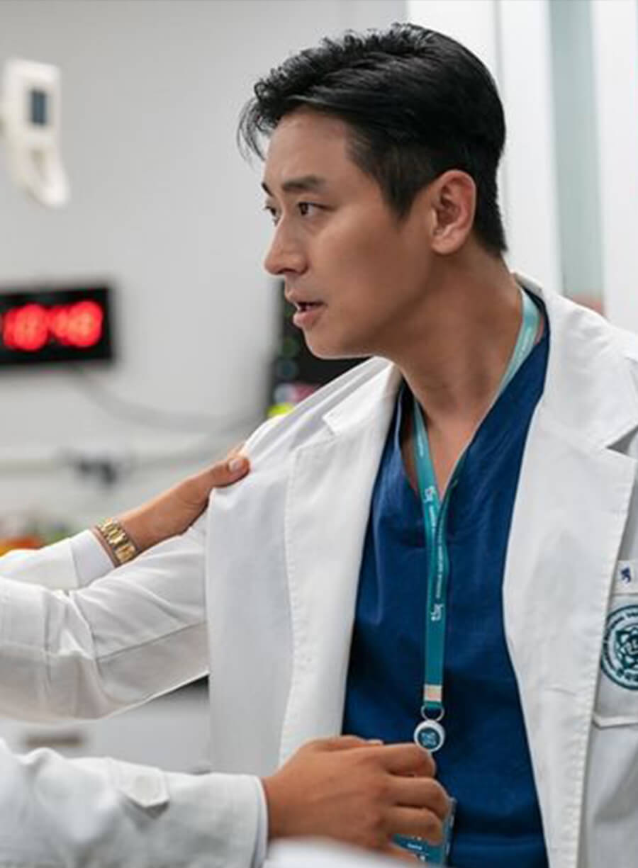 Harpoon Baek Kang-hyeok Inspired White Coat - The Trauma Code: Heroes on Call 2025 Style