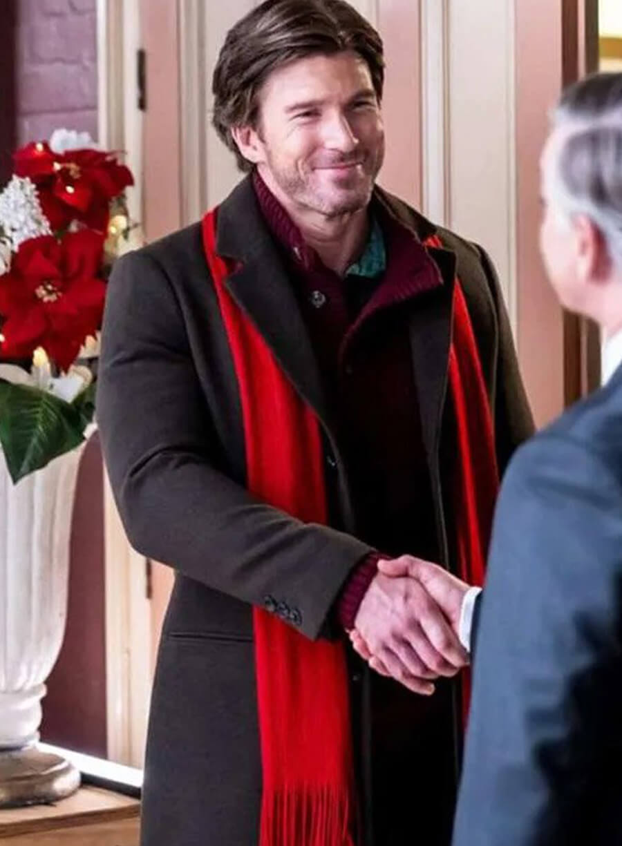 Harpoon Christopher Russell Inspired Black Coat - A Vintage Christmas 2024 Style
