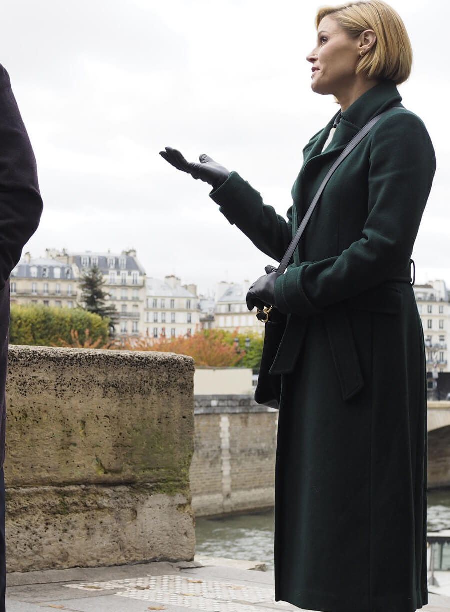 Harpoon Claire Dunphy Inspired Black Coat - Modern Family Style