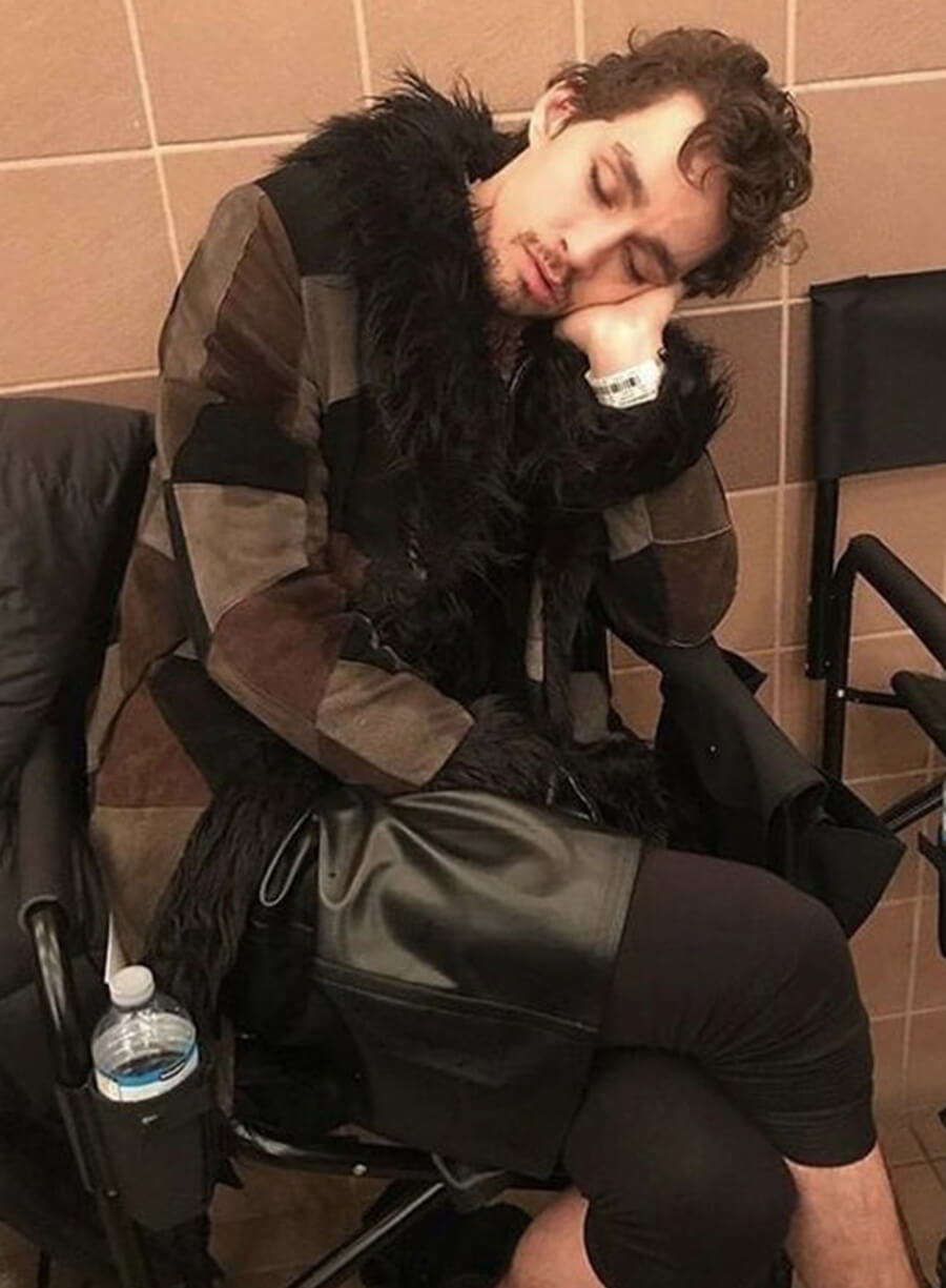 Harpoon Robert Sheehan Inspired Black Coat - The Umbrella Academy Style