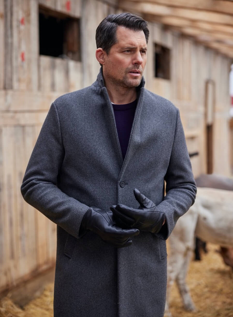 Harpoon Robby Inspired Grey Coat - We Wish You a Married Christmas Style