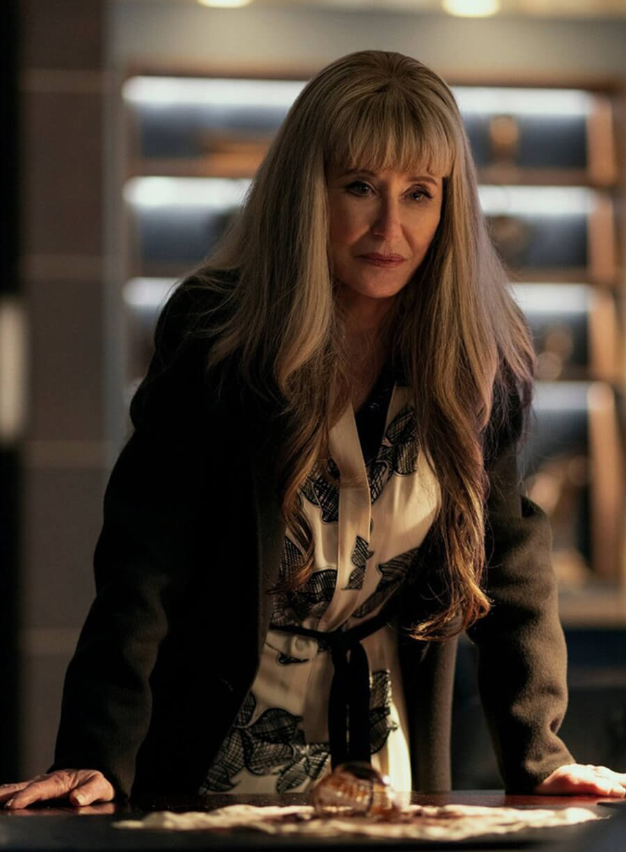 Harpoon Madeline Usher Inspired Black Coat - The Fall of the House of Usher Style