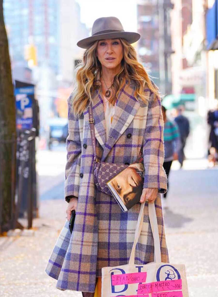 Harpoon Carrie Bradshaw Inspired Purple Wool Fabric Coat - And Just Like That S02 Style