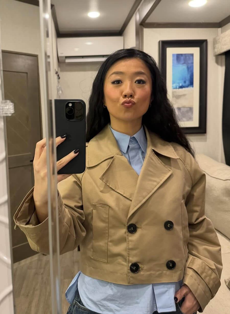 Shrinking Lukita Maxwell Beige Jacket